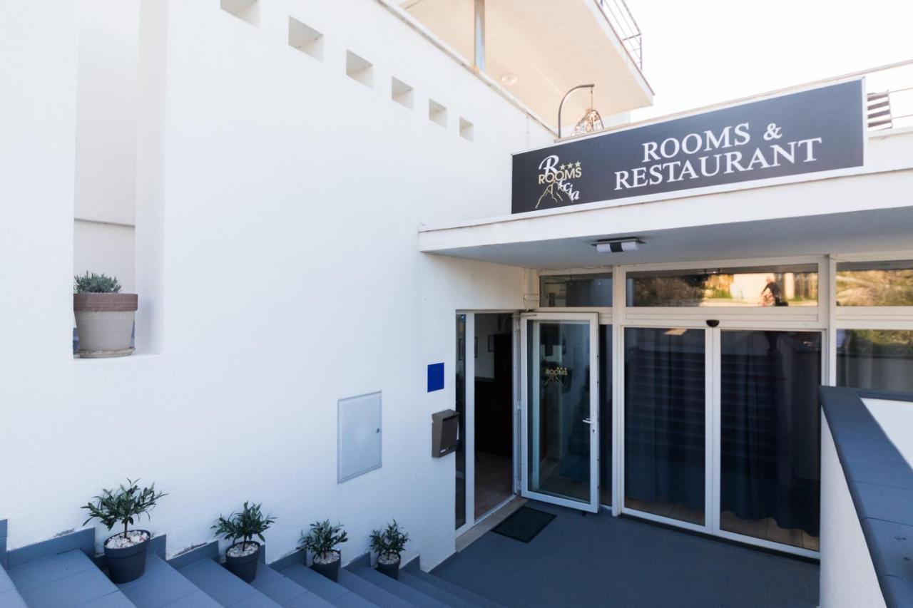 Hotel Rooms Roccia 诺维格勒达尔马提亚 外观 照片